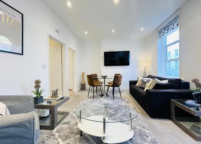 Stylish Central Flat Steps From Oxford Street!