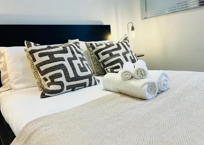 Stylish Central Flat Steps From Oxford Street!